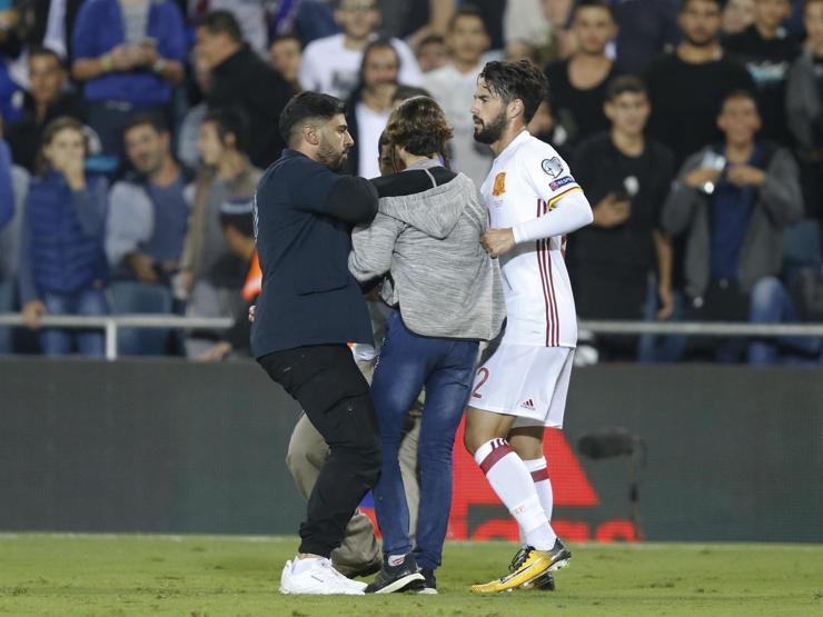 İspanya maçında Real Madridli futbolcuya bıçaklı saldırı