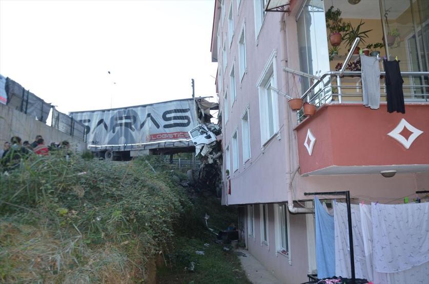 Kocaelide TIR apartman dairesine girdi