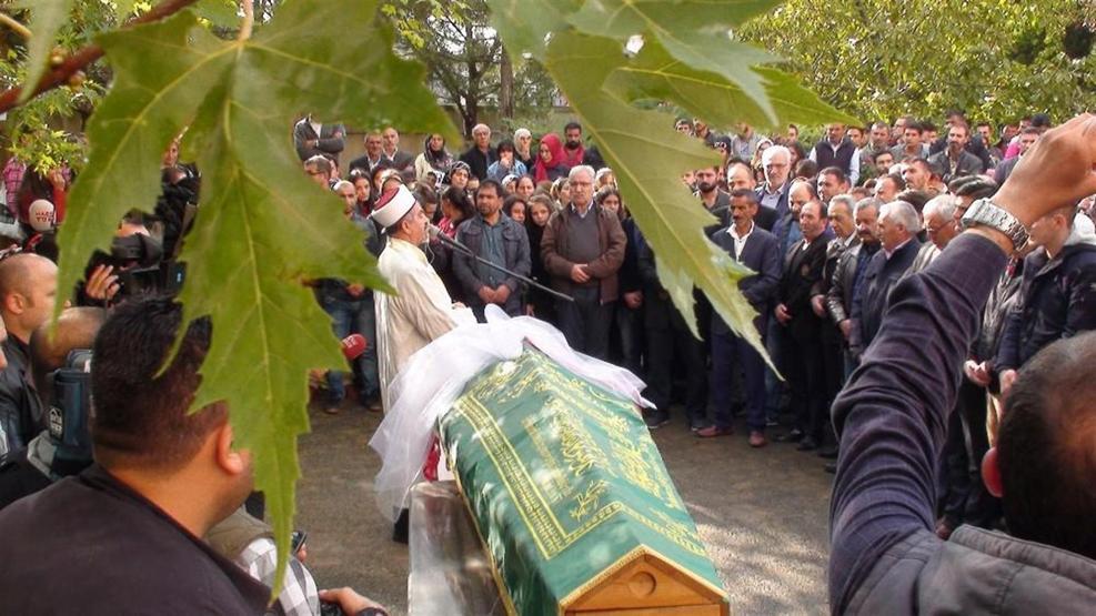 Pendikte öldürülen lise öğrencisi Helin son yolculuğuna uğurlandı
