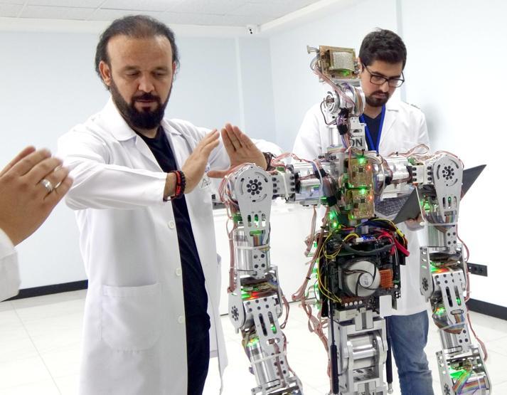 Türkiye’nin ilk insansı robot fabrikası üretimine başladı