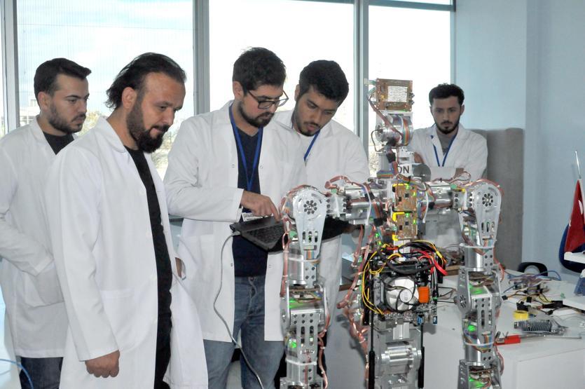 Türkiye’nin ilk insansı robot fabrikası üretimine başladı