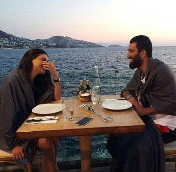 Aslıhan Doğan ile Arda Turan yeniden bir arada