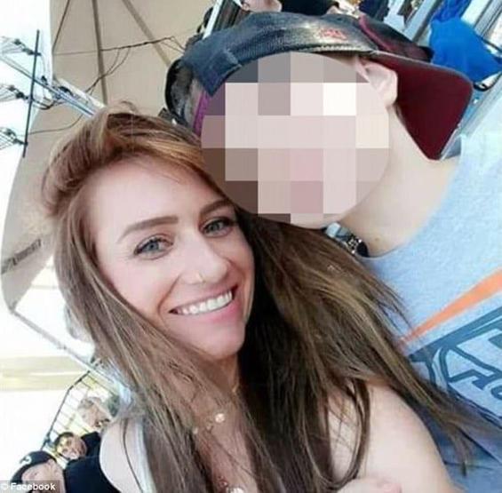 Öğrencileriyle sevişti Snapchatte ifşa oldu