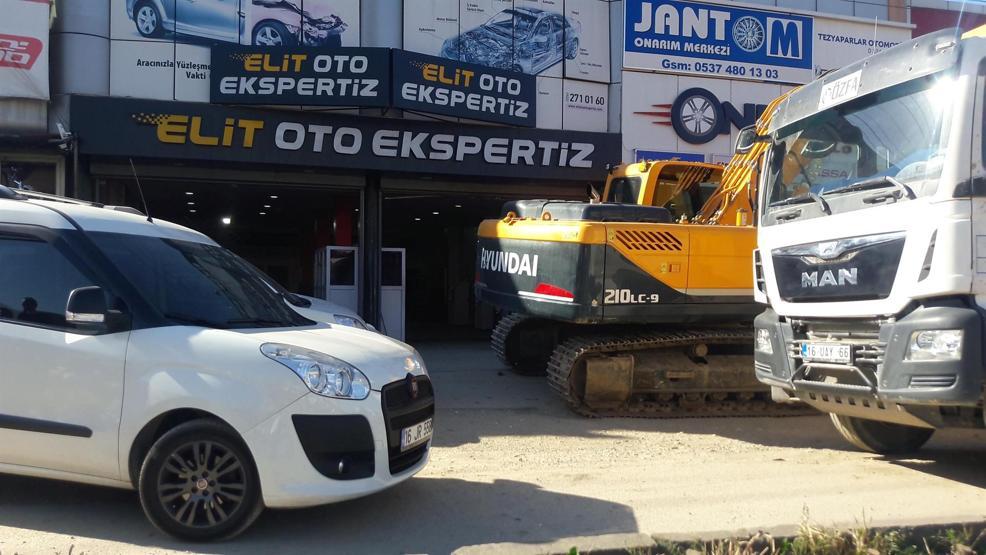 Tramvay hattına tepki gösteren esnaf yolu kapadı