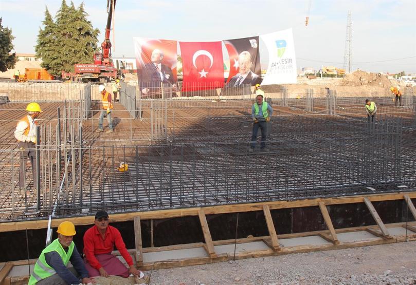 AK Partili Edip Uğurun konuşma yaptığı alanda dikkat çeken detay