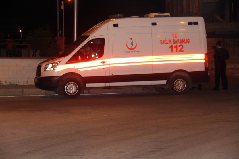 Ailesiyle tartışıp kız kardeşini silahla rehin aldı
