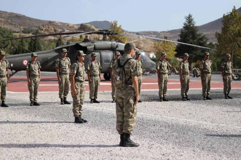 Kadın astsubay adayları eğitimlere başladı