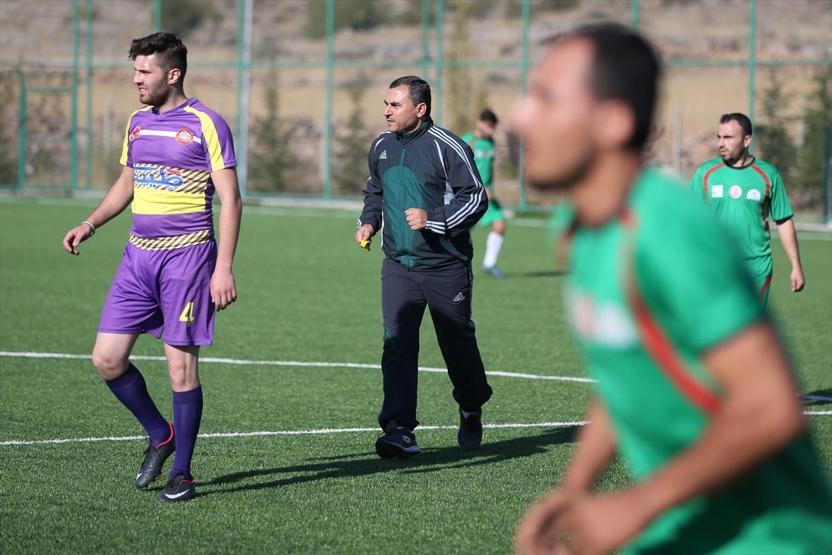 Türkiyede yaşayan FIFA kokartlı bakkal