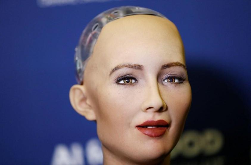 İlk kez bir robota vatandaşlık verdiler