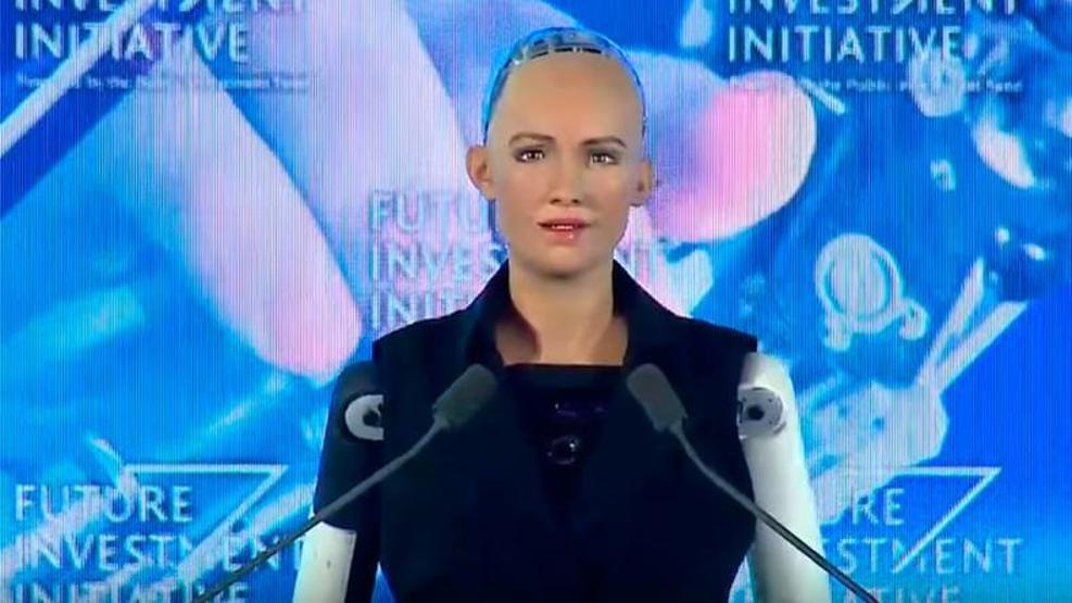 İlk kez bir robota vatandaşlık verdiler