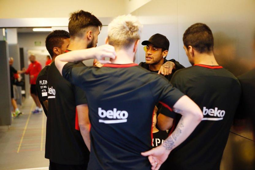 Neymar Barcelonaya döndü... Ayrıldığına bin pişman