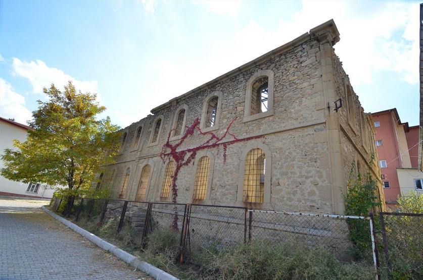 Osmanlının Redif Kışlası restore edilip turizme açılacak