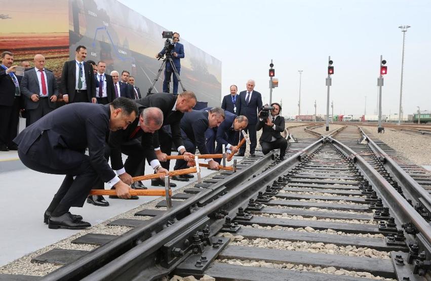 Son dakika... Bakü-Tiflis-Kars demiryolu hattı açıldı