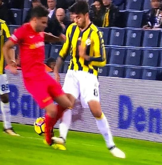 Ozan Tufanın attığı gol tartışmalara yol açtı