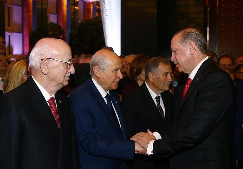 Beştepedeki Cumhuriyet resepsiyonuna Davutoğlu katılmadı