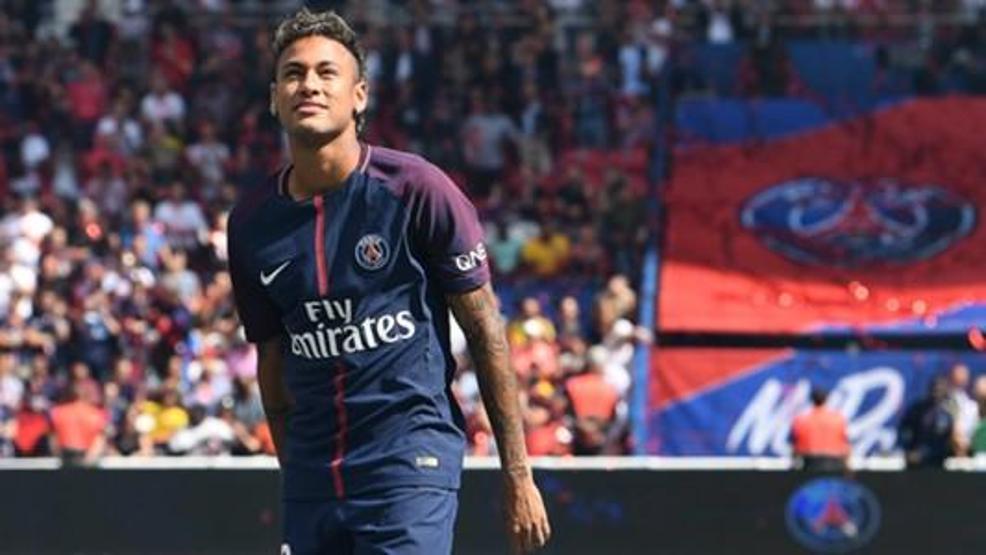 Real Madrid, Ronaldonun yerine Neymarı istiyor