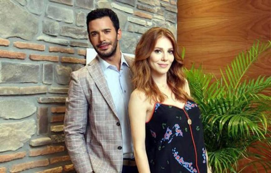 Barış Arduç ve Elçin Sangunun Mutluluk düeti