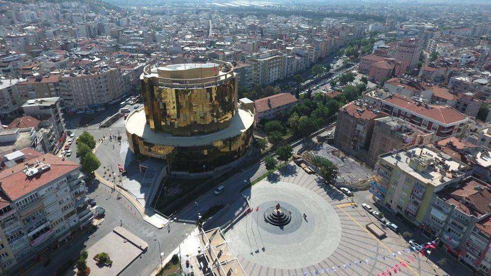 Tarihte bir ilk: İstanbulu 71 bin 300 kişi terk etti