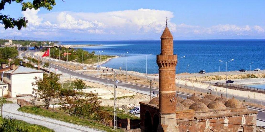 Tarihte bir ilk: İstanbulu 71 bin 300 kişi terk etti