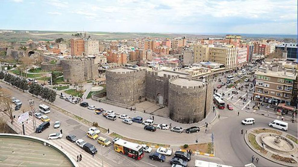 Tarihte bir ilk: İstanbulu 71 bin 300 kişi terk etti
