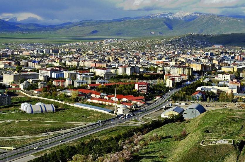 Tarihte bir ilk: İstanbulu 71 bin 300 kişi terk etti