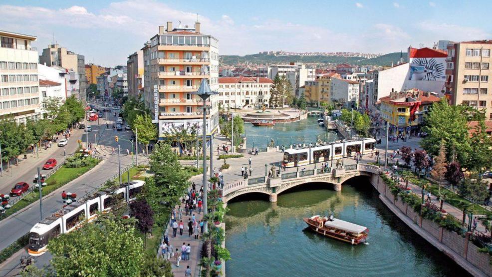 Tarihte bir ilk: İstanbulu 71 bin 300 kişi terk etti