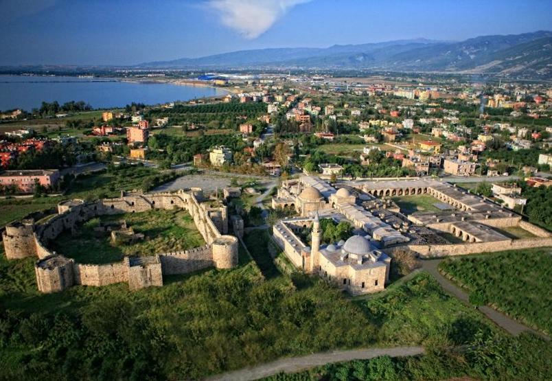 Tarihte bir ilk: İstanbulu 71 bin 300 kişi terk etti