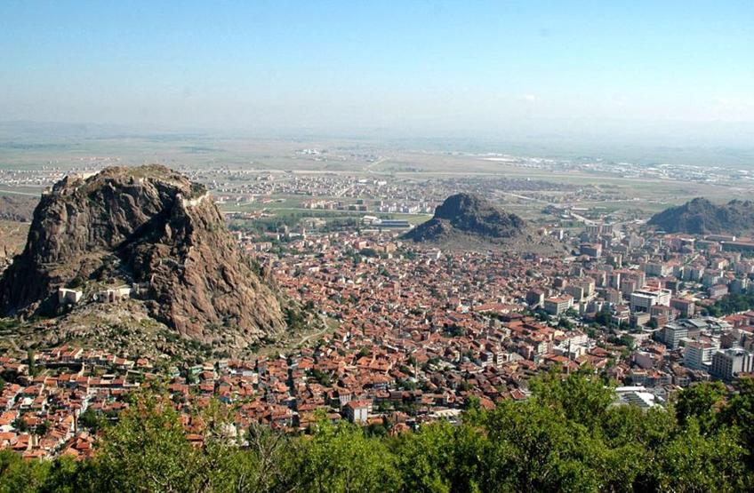 Tarihte bir ilk: İstanbulu 71 bin 300 kişi terk etti