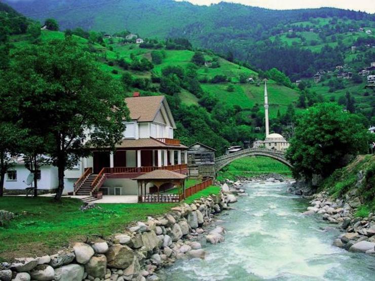 Tarihte bir ilk: İstanbulu 71 bin 300 kişi terk etti
