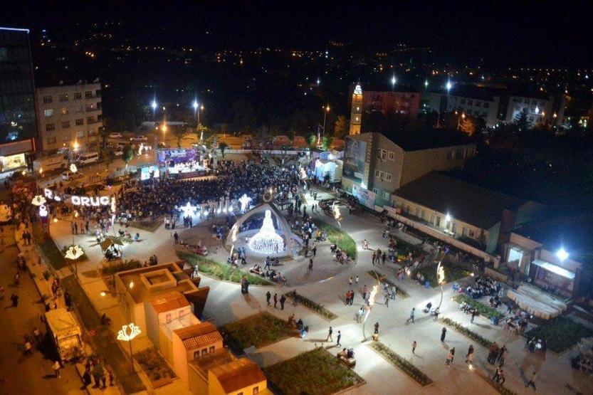 Tarihte bir ilk: İstanbulu 71 bin 300 kişi terk etti