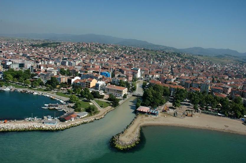 Tarihte bir ilk: İstanbulu 71 bin 300 kişi terk etti