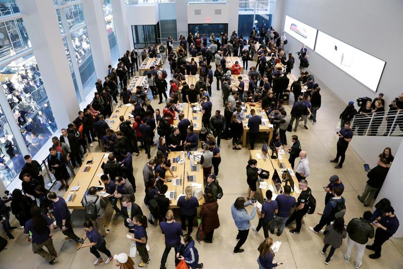 Fırsatçılar kolları sıvadı Türkiyede iPhone Xin satışı başladı