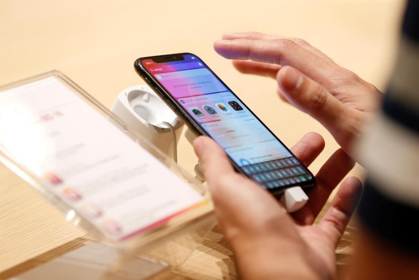 Fırsatçılar kolları sıvadı Türkiyede iPhone Xin satışı başladı