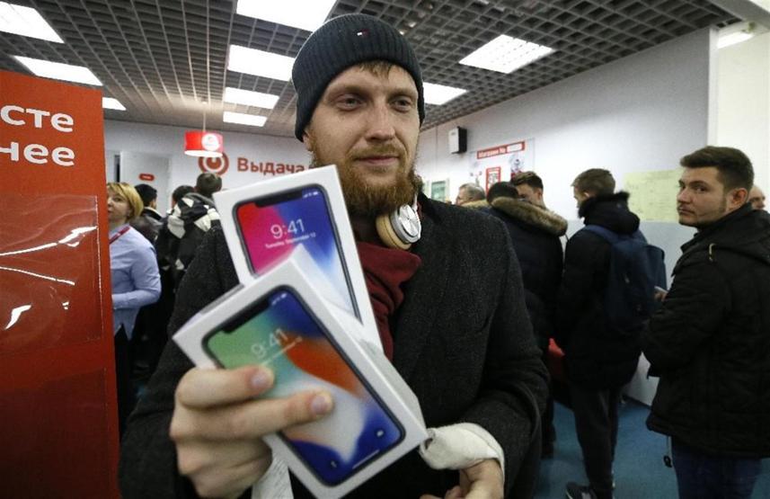 Fırsatçılar kolları sıvadı Türkiyede iPhone Xin satışı başladı