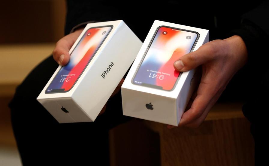 Fırsatçılar kolları sıvadı Türkiyede iPhone Xin satışı başladı