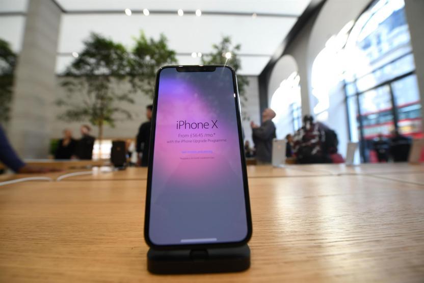 Fırsatçılar kolları sıvadı Türkiyede iPhone Xin satışı başladı