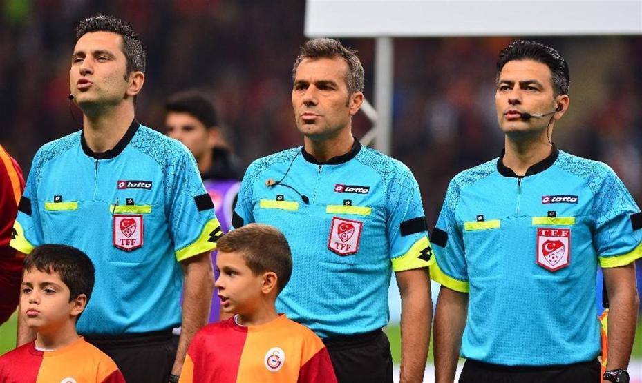 Galatasaray tribünlerinden dikkat çeken görüntüler