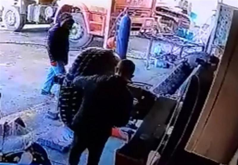 Lastik bomba gibi patladı, tamirci ağır yaralandı