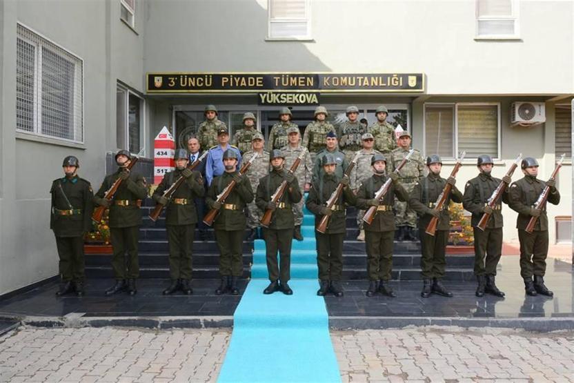 Genelkurmay Başkanı Hulusi Akar ve komutanlar 8 şehit verilen bölgeye gitti