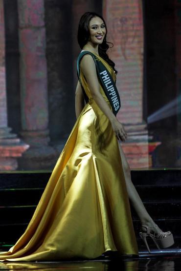 Miss Earth 2017 güzeli tacını taktı