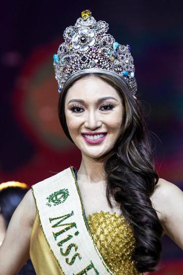 Miss Earth 2017 güzeli tacını taktı