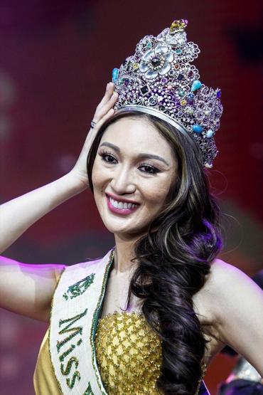 Miss Earth 2017 güzeli tacını taktı