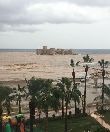 Son dakika... Mersinin Silifke ilçesinde sel... Araçlar sel sularına kapıldı