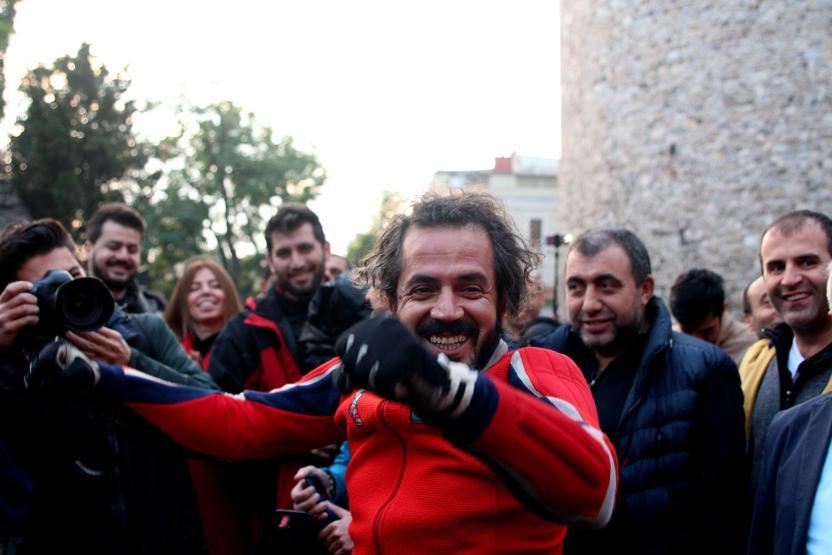 Galata Kulesinden atladı