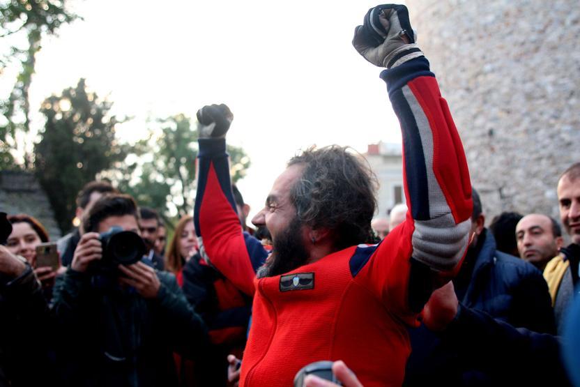 Galata Kulesinden atladı