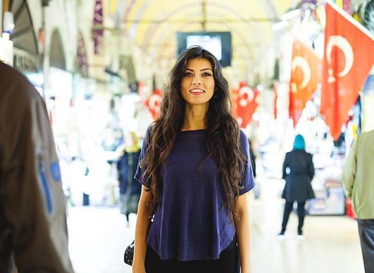 Türkiye’de 10 kadından dokuzu güzel olduğuna inanıyor