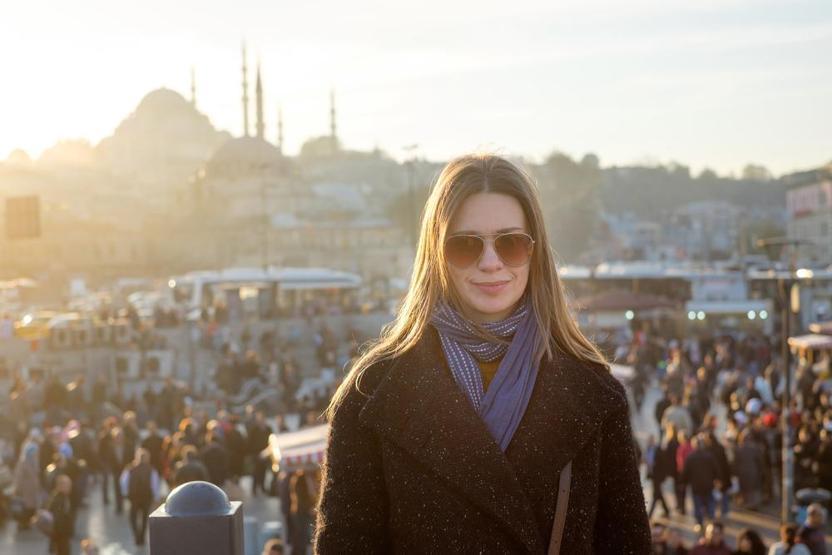 Türkiye’de 10 kadından dokuzu güzel olduğuna inanıyor