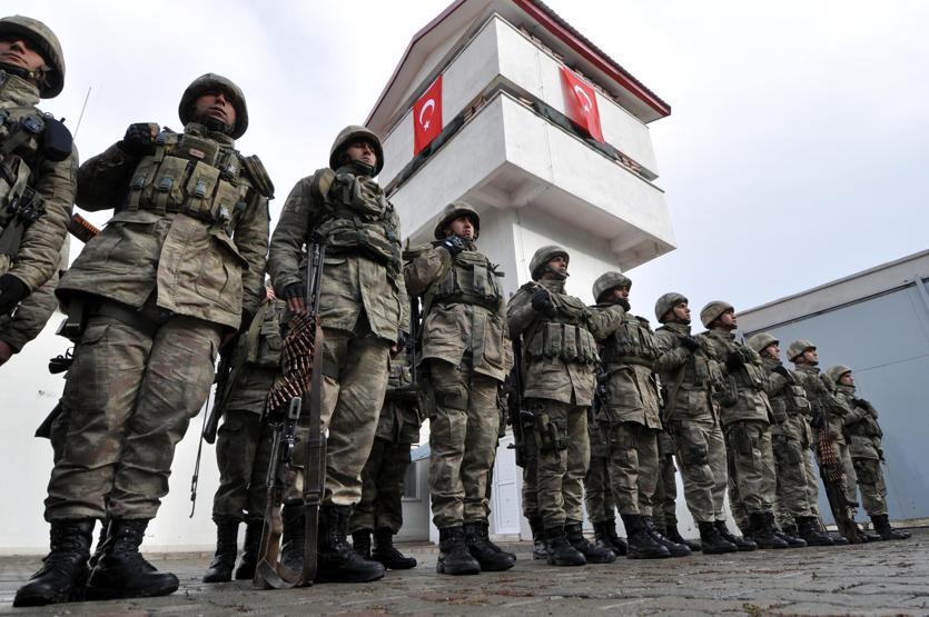 Operasyondan dönen komandolardan Ataya saygı