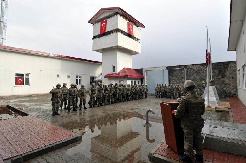 Operasyondan dönen komandolardan Ataya saygı