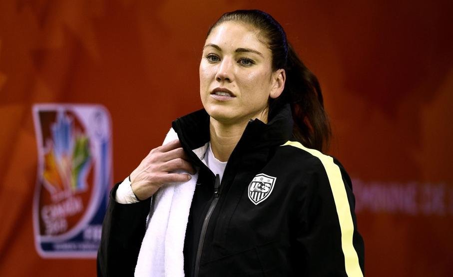Kadın futbolcu Hope Solodan Blattere taciz suçlaması